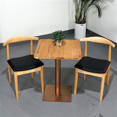 Endurvinnið gamla Elm viðar borðstofuborð í náttúrulegum lit